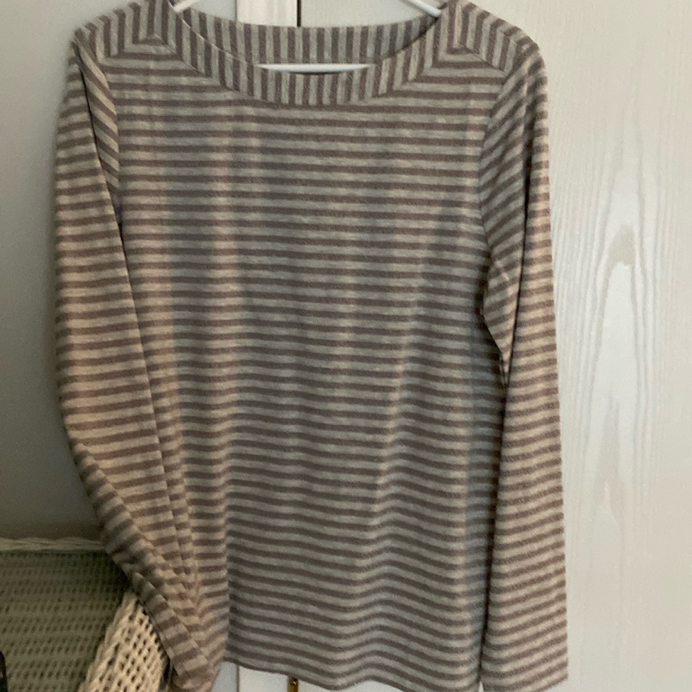 Beautiful Chicos top size 1. Excellent condition